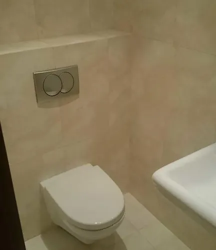 بيت شباب Leonik وارسو