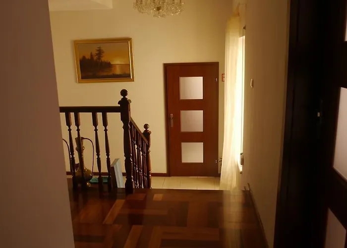 بيت شباب Leonik