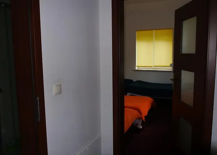 بيت شباب Leonik وارسو