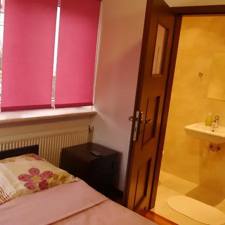 Leonik Hostel