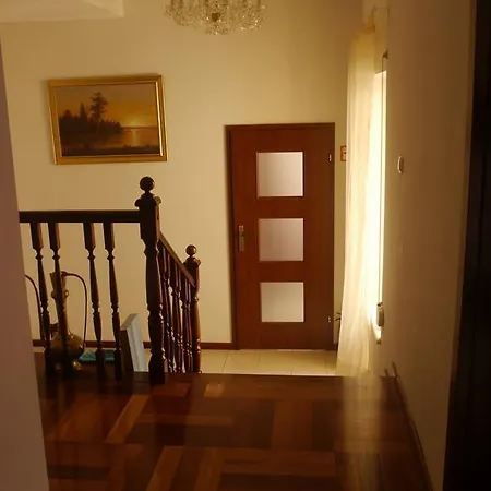 Hostel Leonik