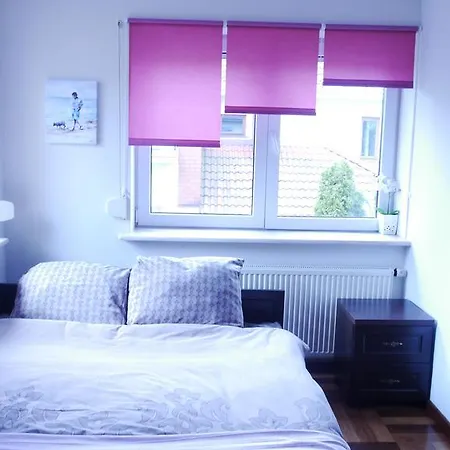 Leonik Hostel *