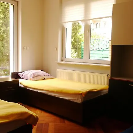 Leonik Hostel