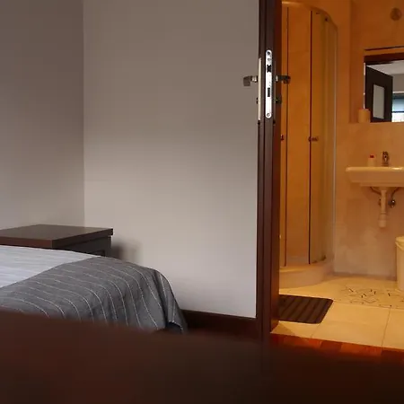 Leonik Hostal